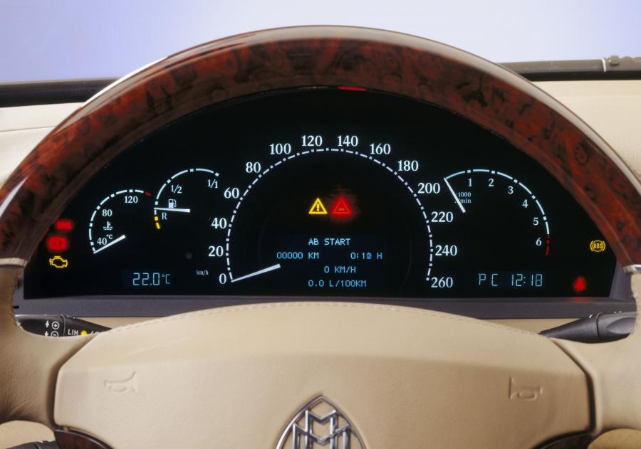 Панель приборов Maybach 62 (V240) 2002 года  (фото 85 из 248)
